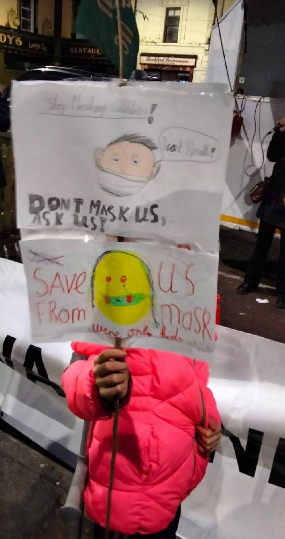 Protest Gort! - no mask for children!